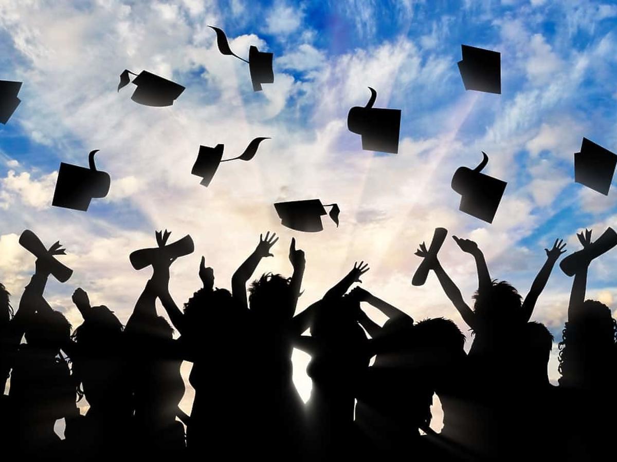 Graduation Caps And Diplomas For School Transfers